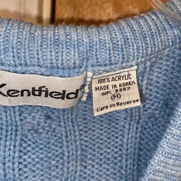 V-neck Cable cord Sweater Vest - Picture 3 of 6